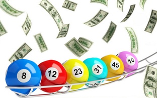 Trīs bērnu māmiņa loterijā laimē prāvu naudas summu!
