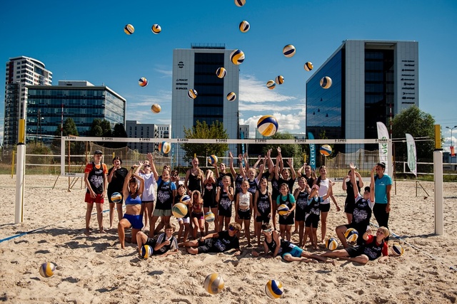O-SANDS pludmales volejbola klubs par Latvijas Goda ģimenēm!
